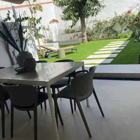 Apartment Spaces Garden Oasis 3 Bedroom 2 Bath Garden *