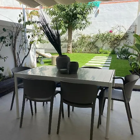 Apartment Spaces Garden Oasis 3 Bedroom 2 Bath Garden Sitges