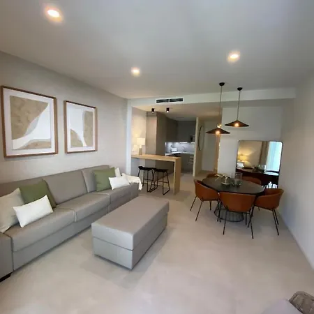 Spaces Garden Oasis 3 Bedroom 2 Bath Garden Appartamento Sitges