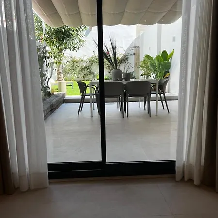 Spaces Garden Oasis 3 Bedroom 2 Bath Garden Appartamento Sitges